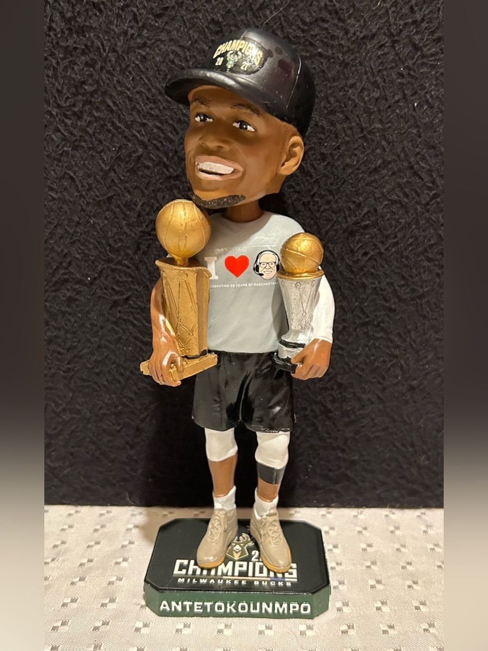Giannis Antetokounmpo Bobblehead Milwaukee Bucks MVP & NBA Champions Trophy 2022